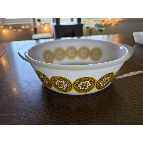 Vintage Glasbake J2600 Casserole Yellow Gold Medallion Floral Daisy Dish 2 QT. - Picture 2 of 7
